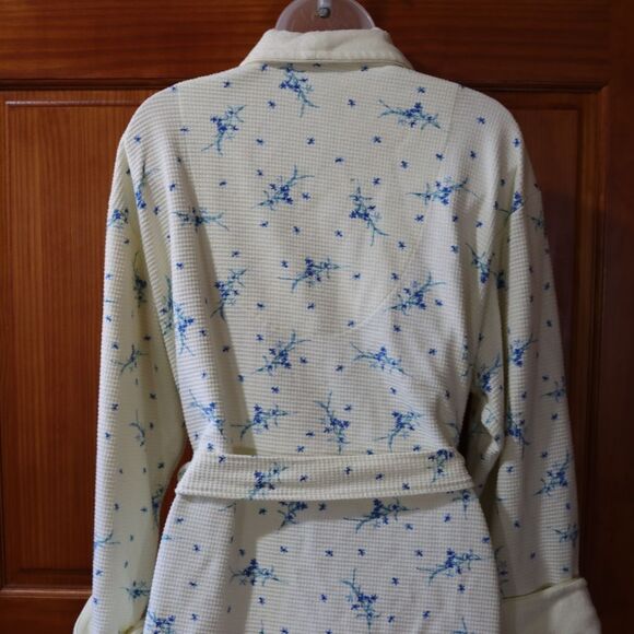 Vanity Fair Waffle Knit Cream & Blue Floral Robe | Vintage Large Cotton Blend - Picture 13 of 16
